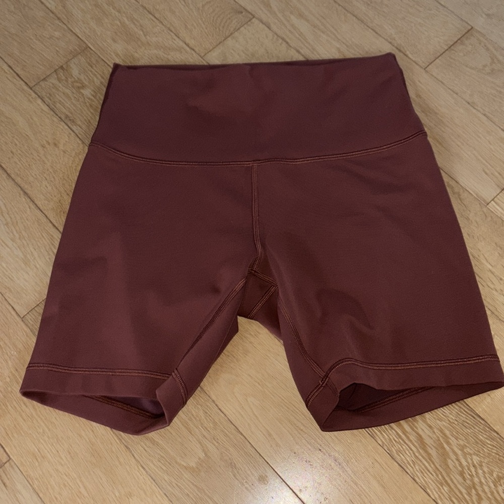 Lululemon Wunder Train High-Rise Short 6”